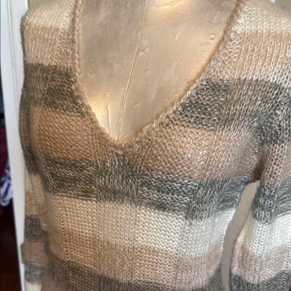 Ultra Flirt Striped Sweater Dress V-Neck Knit Neutral Tan Gray L Pocketed - Picture 2 of 10